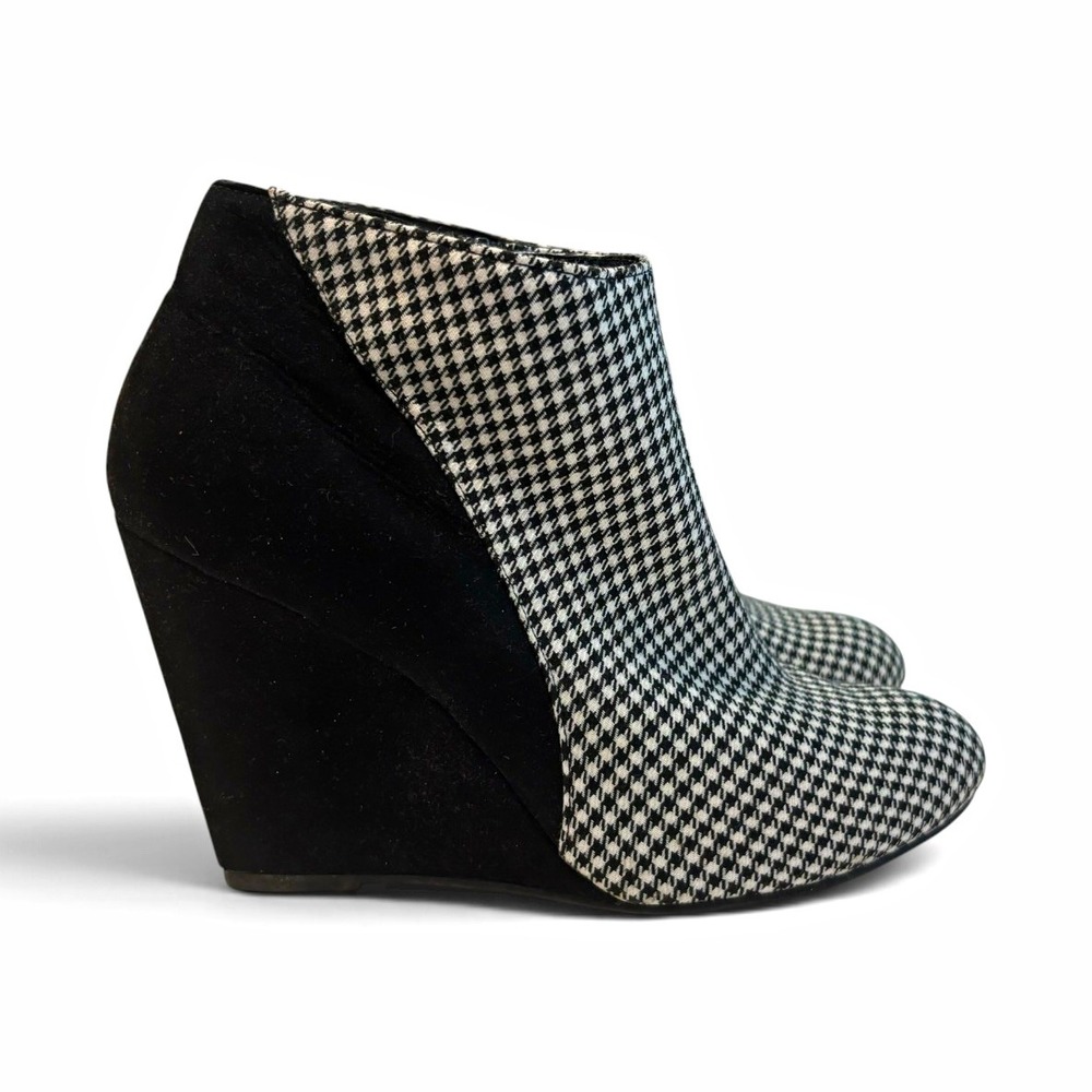 Madden Girl Zumba Houndstooth Wedge Ankle Booties Black White Size 9M